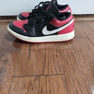 Nike Air Jordan 1 Low (GS) Bred Toe Black/Gym Red/White 553560-066 Youth Sz 5Y